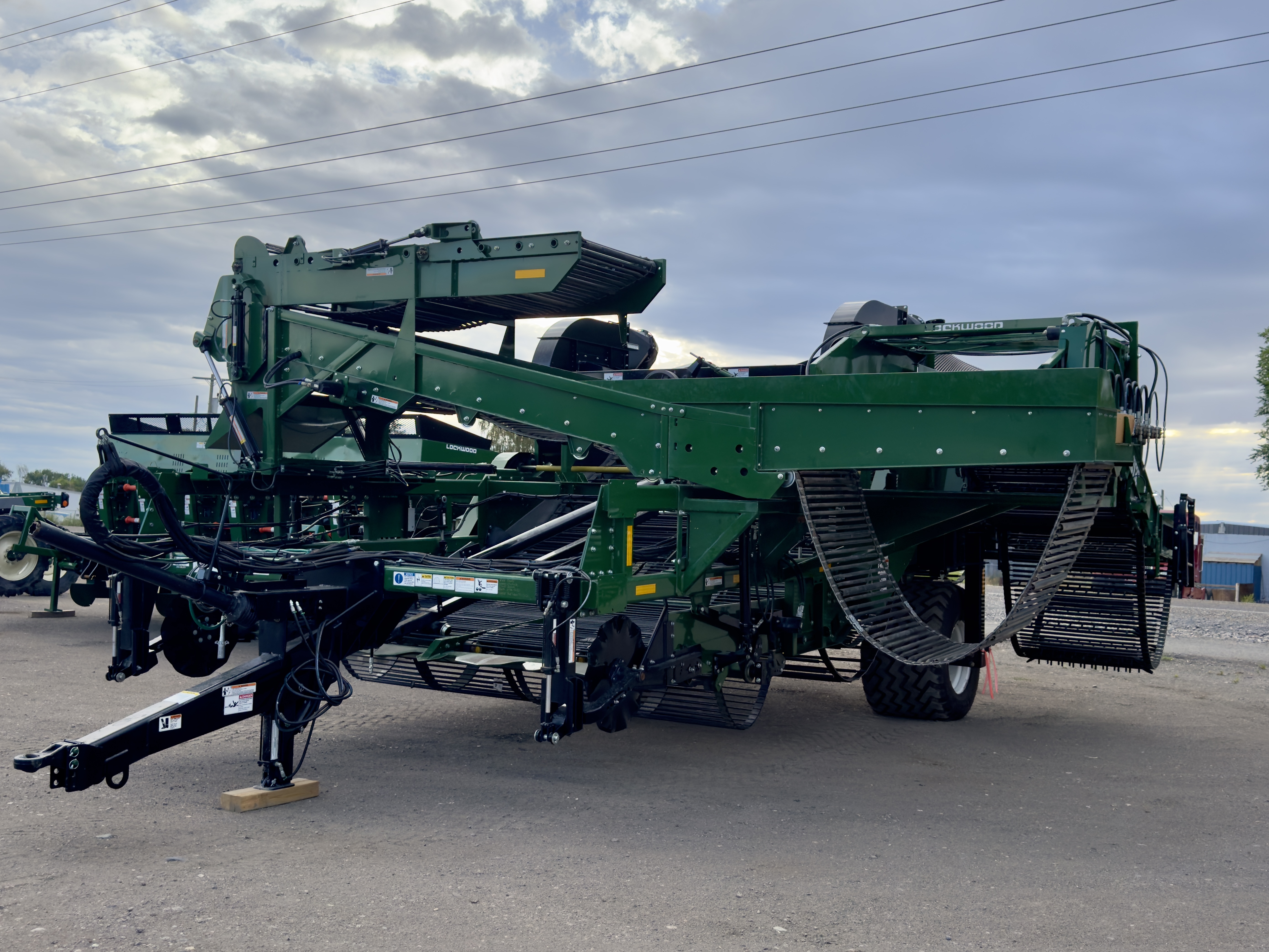 2023 674 Harvester