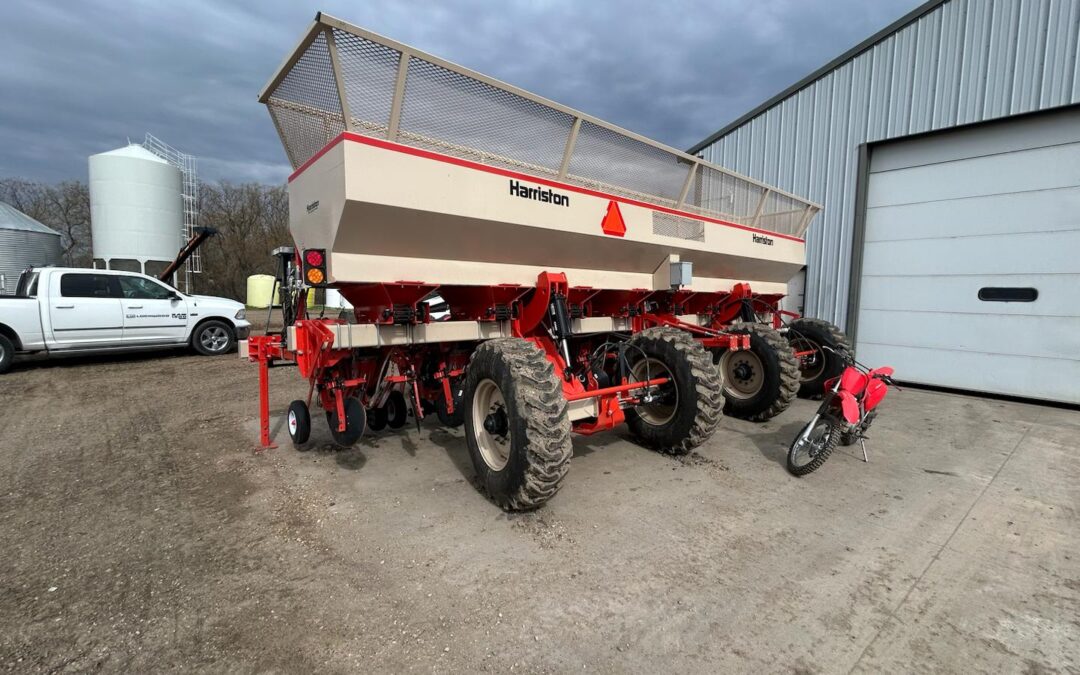 2022 Harriston Clamp Planter