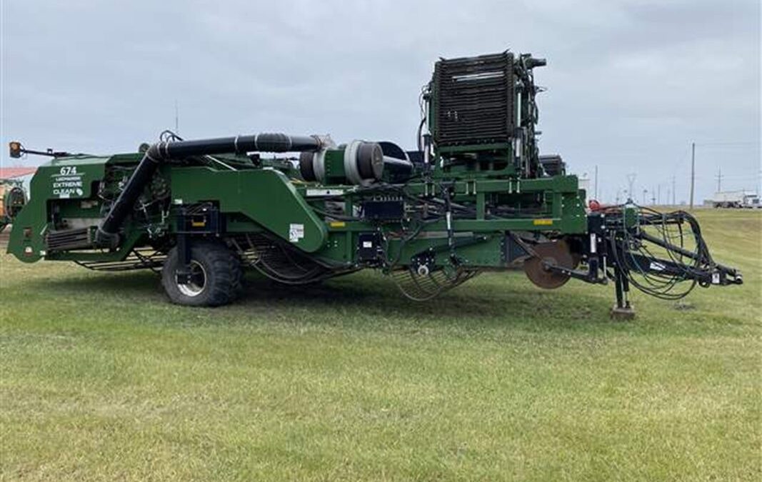 2017 LOCKWOOD 674 Harvester